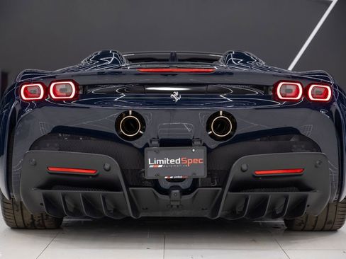 Used 2023 Ferrari SF90 Spider image 15