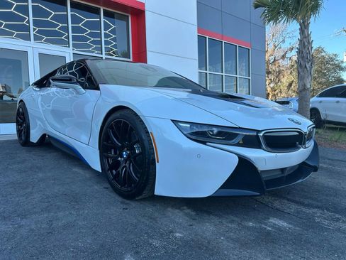 Used 2017 BMW i8 image 3