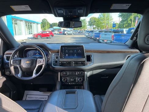 Used 2023 Chevrolet Suburban Premier RWD image 30