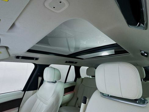 Used 2024 Land Rover Range Rover SE AWD/4WD image 13