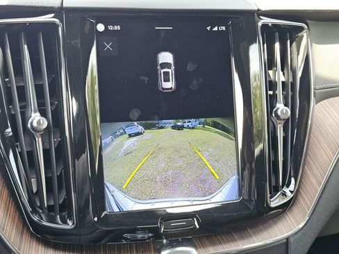 Used 2022 Volvo XC60 B5 Inscription w/ Advanced Package FWD image 22