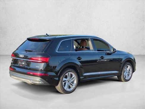 Used 2023 Audi Q7 3.0T Premium Plus w/ Premium Plus Package AWD/4WD image 5