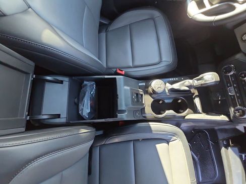 Used 2023 Ford Bronco Everglades image 18