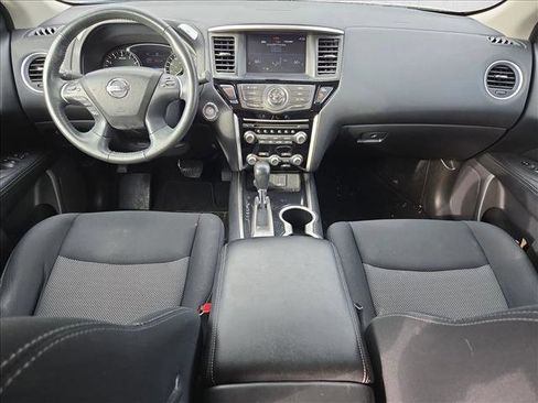 Used 2018 Nissan Pathfinder SV image 17