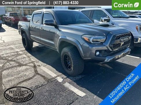 Used 2018 Toyota Tacoma TRD Sport w/ Technology Package AWD/4WD image 3