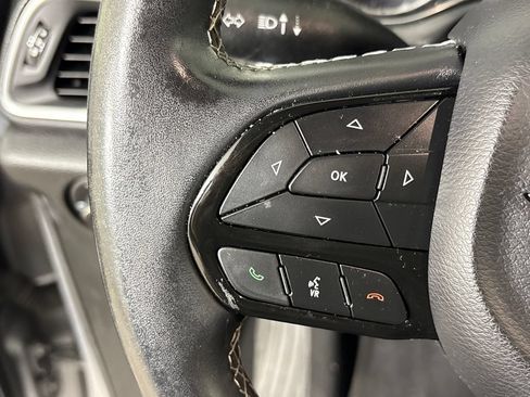 Used 2018 Chrysler Pacifica Touring Plus w/ S Appearance Package FWD image 19