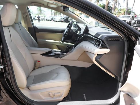 Used 2023 Toyota Camry XLE FWD image 38