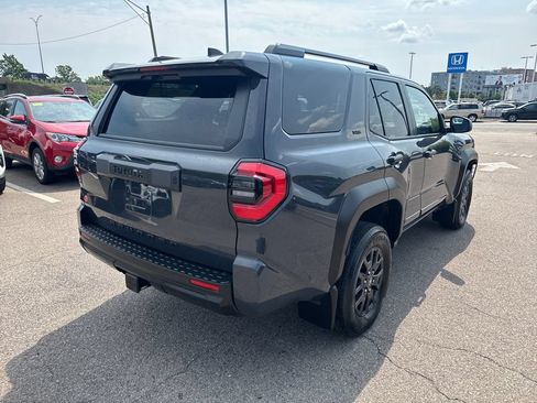 Used 2025 Toyota 4Runner SR5 AWD/4WD image 8