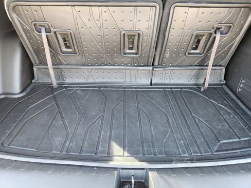 Certified 2023 Chevrolet Traverse RS w/ LPO, Floor Liner Package image 35