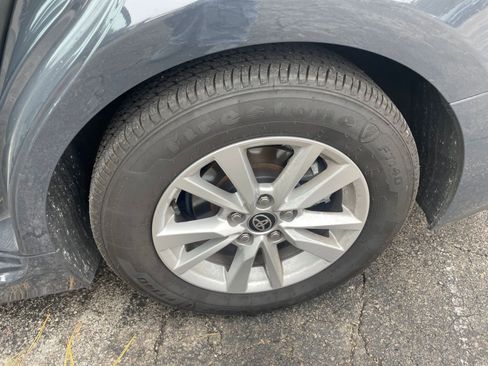 Used 2025 Toyota Camry LE image 28