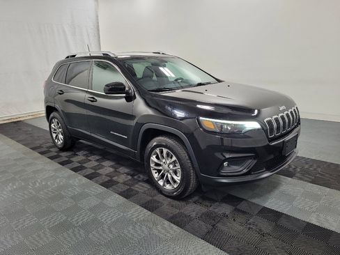 Used 2019 Jeep Cherokee Latitude Plus image 11