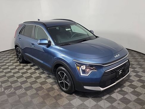 Used 2025 Kia Niro EX image 2