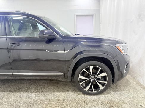 Used 2024 Volkswagen Atlas SEL Premium R-Line image 8