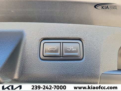 Certified 2025 Kia Telluride S FWD image 11