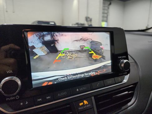 Used 2024 Nissan Altima 2.5 S FWD image 16