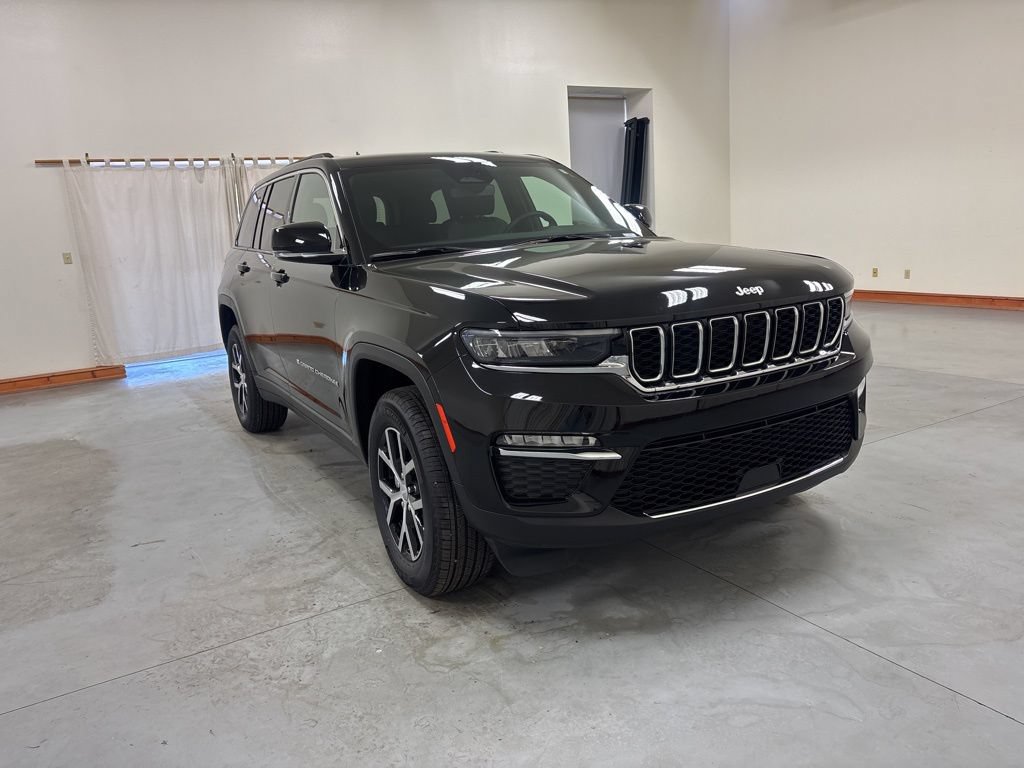 Used 2024 Jeep Grand Cherokee Limited AWD/4WD image 2
