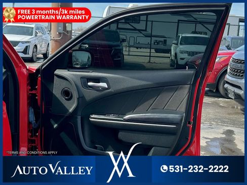 Used 2022 Dodge Charger SXT RWD image 16