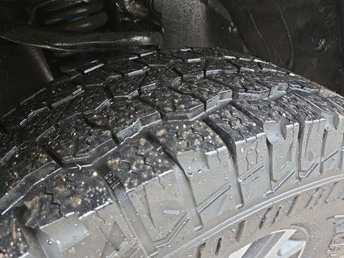 Used 2020 Toyota Tacoma TRD Off-Road image 11