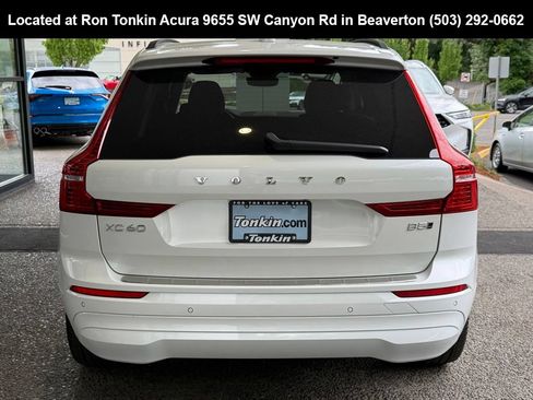 Used 2022 Volvo XC60 B5 Momentum w/ Advanced Package AWD/4WD image 6