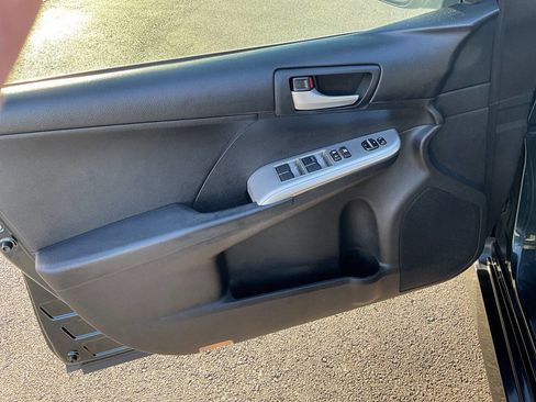 Used 2012 Toyota Camry SE image 22