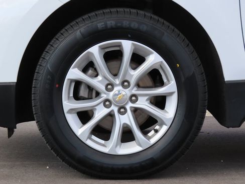 Used 2018 Chevrolet Equinox LT image 11