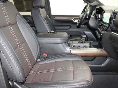 Used 2024 Chevrolet Silverado 1500 High Country w/ High Country Premium Package image 27