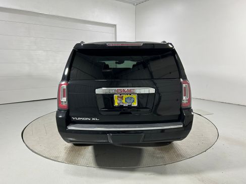 Used 2020 GMC Yukon XL Denali w/ Open Road Package AWD/4WD image 37