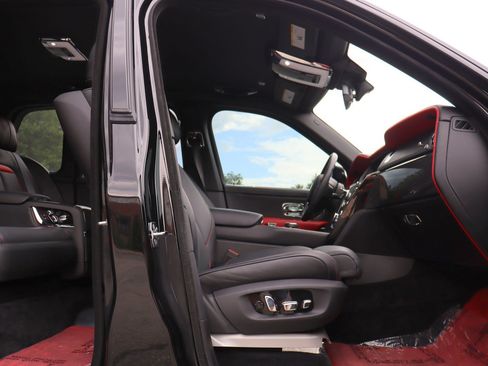 Used 2022 Rolls-Royce Cullinan Black Badge w/ Dark Exterior Package AWD/4WD image 39