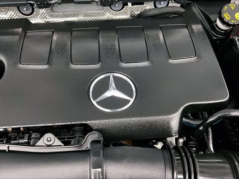 Used 2022 Mercedes-Benz GLB 250 image 29