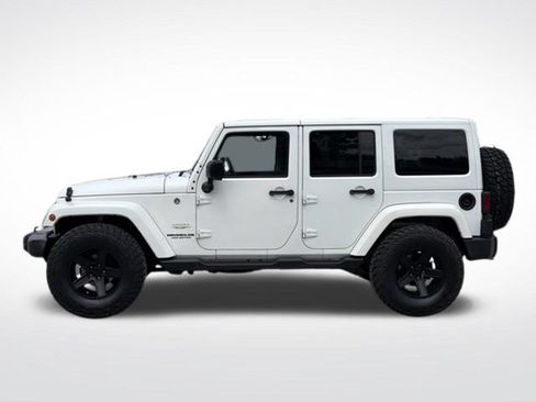 Used 2015 Jeep Wrangler Unlimited Sahara w/ Dual Top Group AWD/4WD image 2
