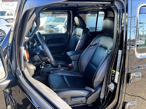 Used 2022 Jeep Gladiator Mojave w/ Cold Weather Group image 10