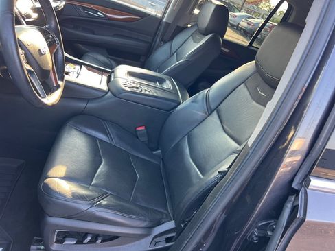 Used 2017 Cadillac Escalade Premium Luxury AWD/4WD image 11