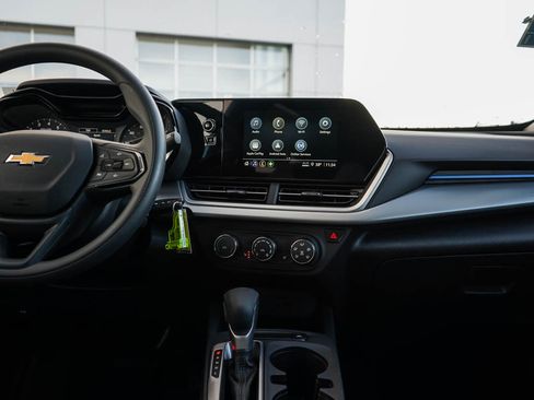 New 2026 Chevrolet Trax LS w/ LS Convenience Package FWD image 15