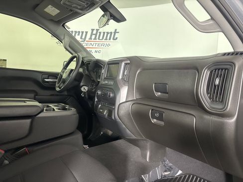 Used 2021 Chevrolet Silverado 1500 Custom Trail Boss AWD/4WD image 28