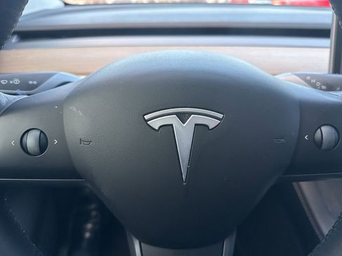 Used 2021 Tesla Model Y Long Range image 47