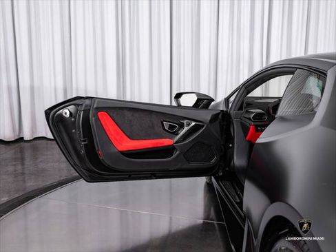 Used 2015 Lamborghini Huracan LP 610-4 AWD/4WD image 22