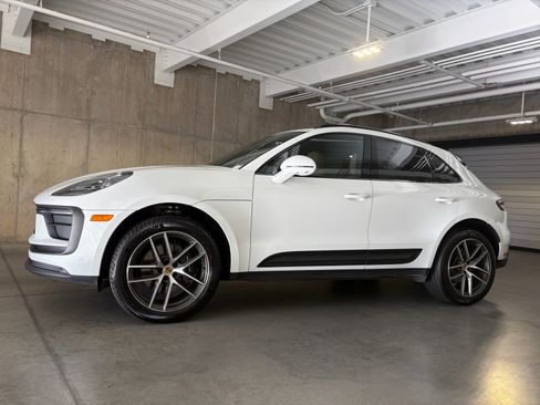 Certified 2026 Porsche Macan AWD/4WD image 2