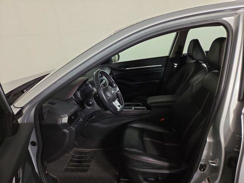Used 2024 Nissan Altima 2.5 SR FWD image 11