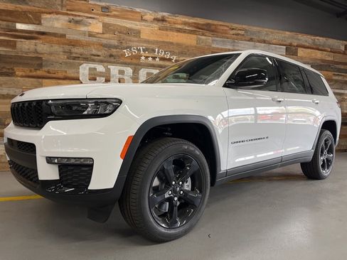New 2025 Jeep Grand Cherokee L Limited w/ Black Appearance Package image 16