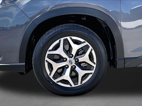 Used 2022 Subaru Forester Premium AWD/4WD image 8