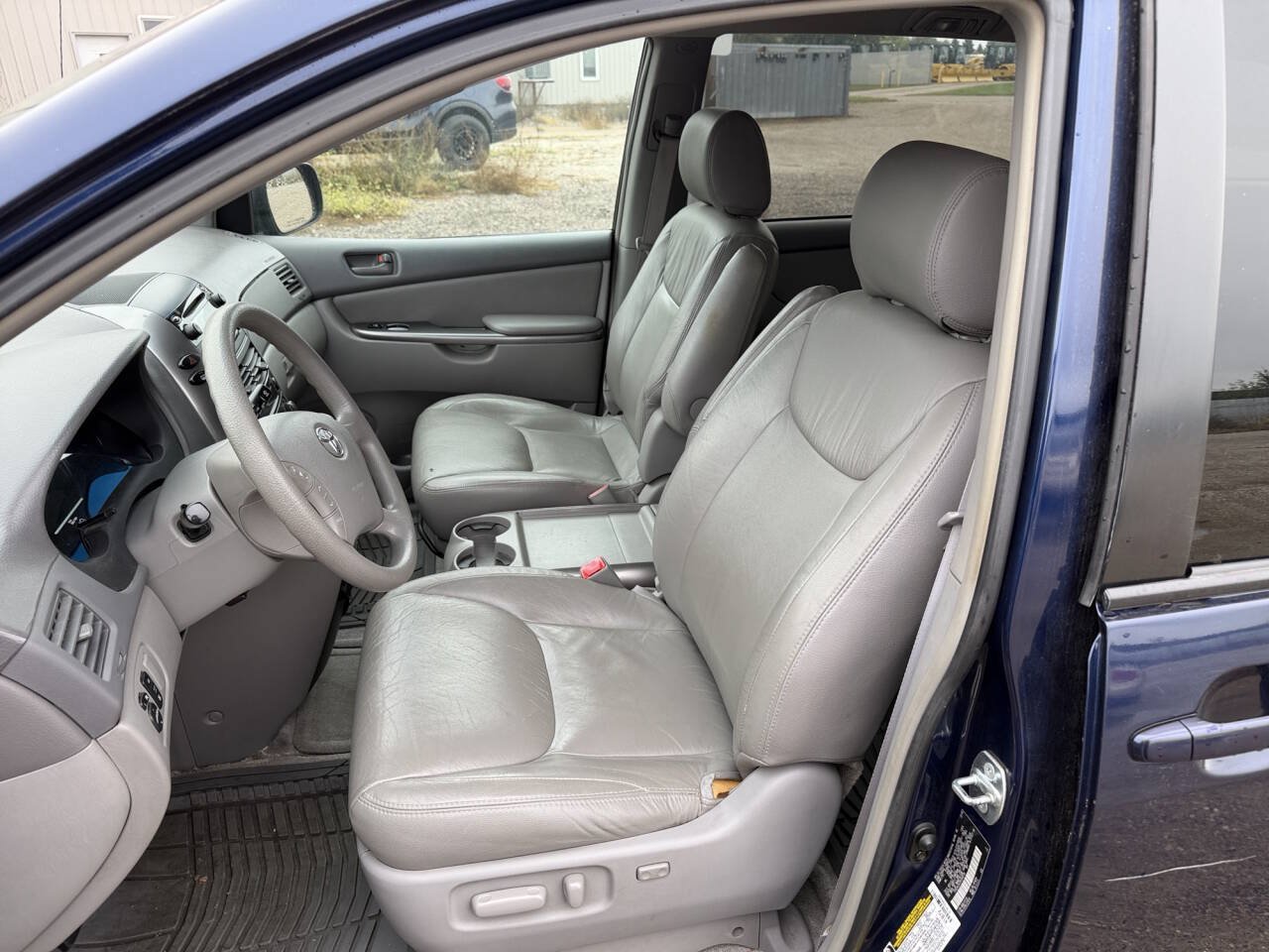 Used 2006 Toyota Sienna LE w/ LE Pkg 4 FWD image 19