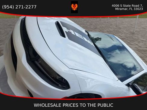 Used 2023 Dodge Charger SXT RWD image 1