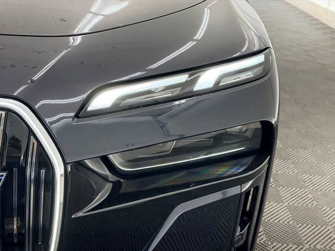 Used 2024 BMW i7 xDrive60 image 9