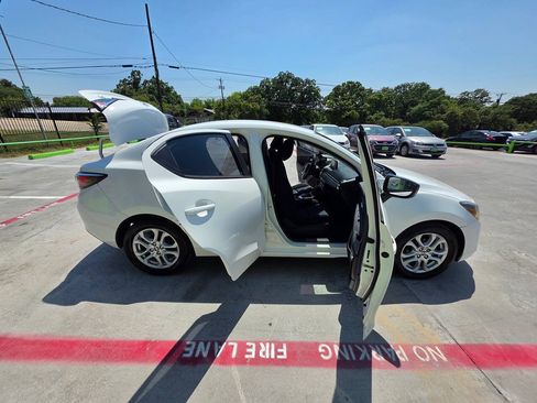 Used 2016 Scion iA FWD image 31