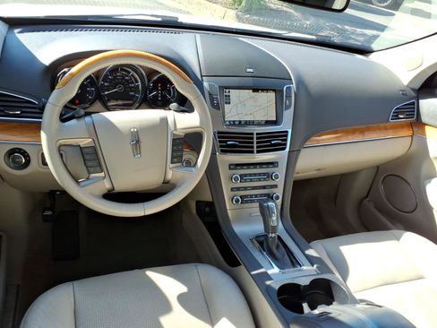 Used 2011 Lincoln MKT 2WD w/ 101A Rapid Spec Order Code image 5