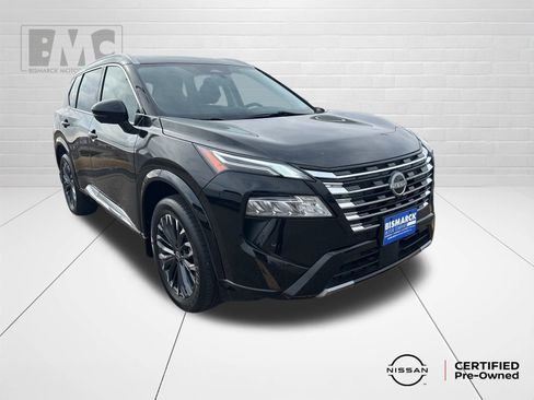 Used 2024 Nissan Rogue Platinum image 2