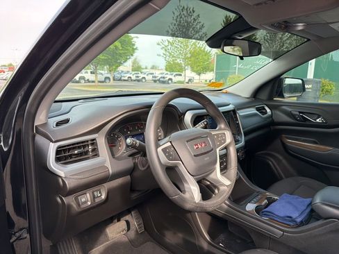 Certified 2022 GMC Acadia SLE w/ Driver Convenience Package image 12