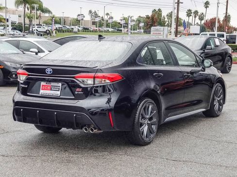 Used 2025 Toyota Corolla SE image 4