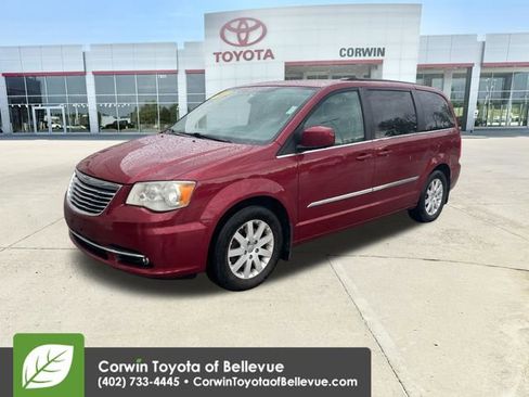 Used 2012 Chrysler Town & Country Touring w/ Entertainment Group #1 FWD image 7