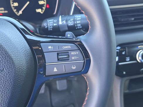 Used 2023 Honda Pilot Sport image 34